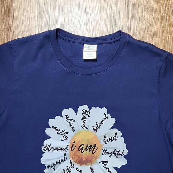 🔸️Blue w/White Daisy "I am..." Scoop Neck Short Sleeve Top Large - Picture 4 of 9